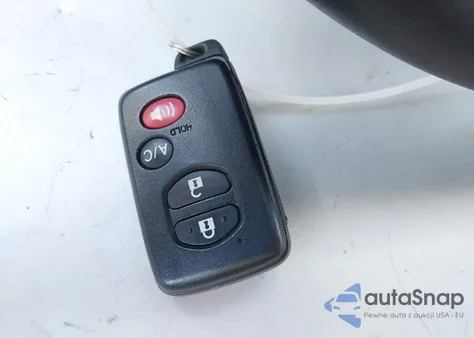 2014 Toyota Prius Plug-In z USA, uszkodzony, nr VIN JTDKN3DP4E3052594